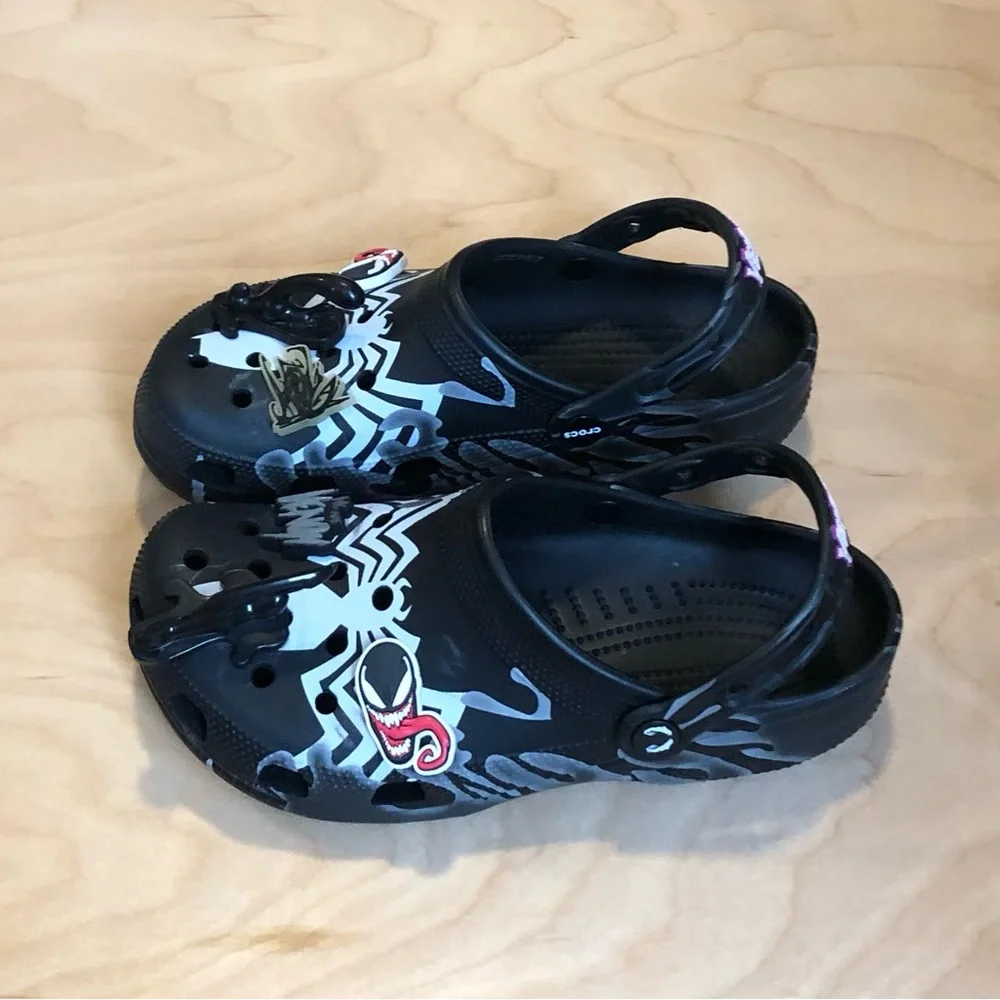Crocs Spider Man Black Venmo Clogs Unisex Men Sz 7 Women Sz 9.